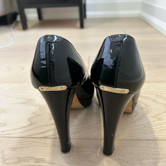 Christian Dior patent leather peep toe platform pumps - Picture 4 of 7